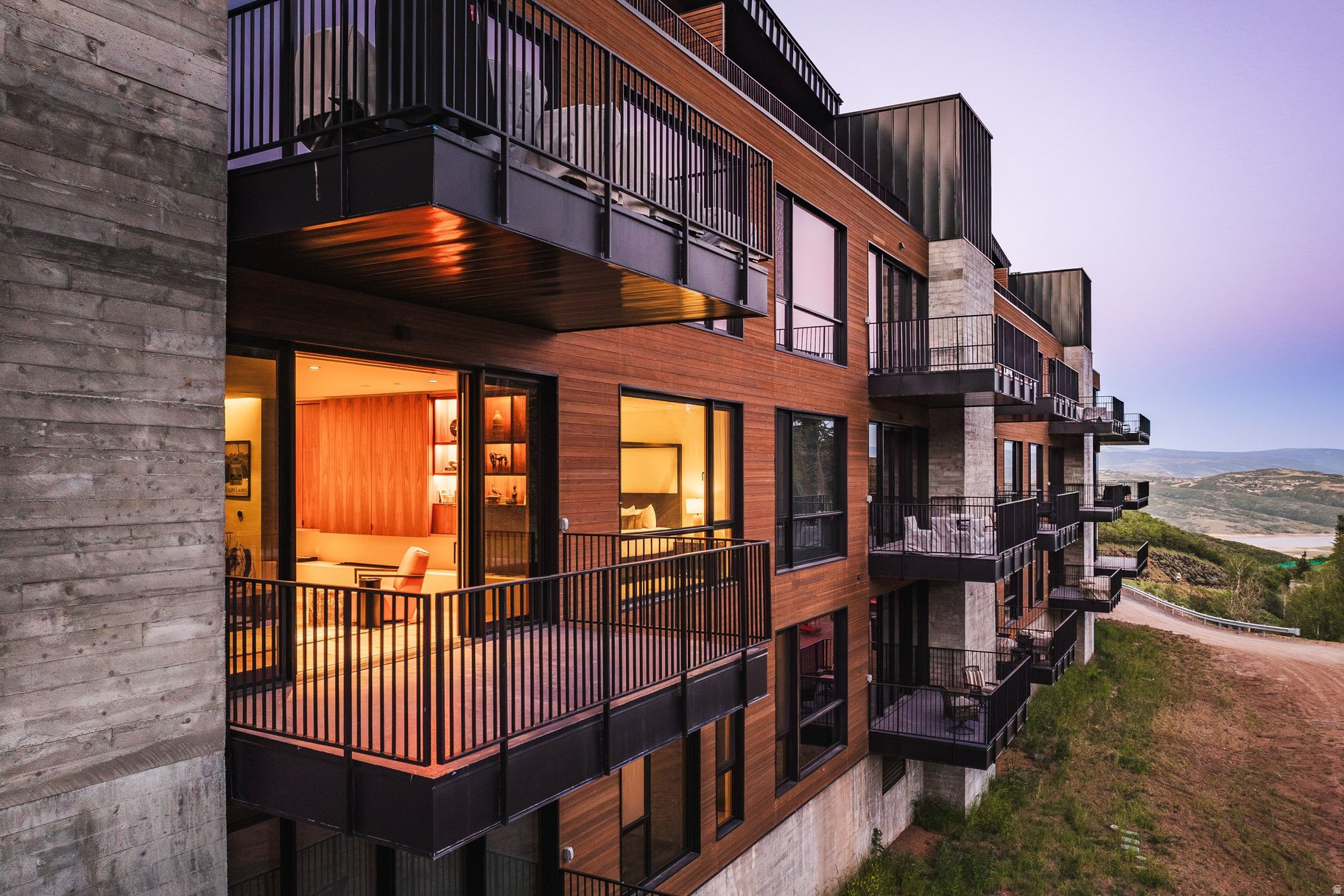 FOUNDERS PLACE - Residential