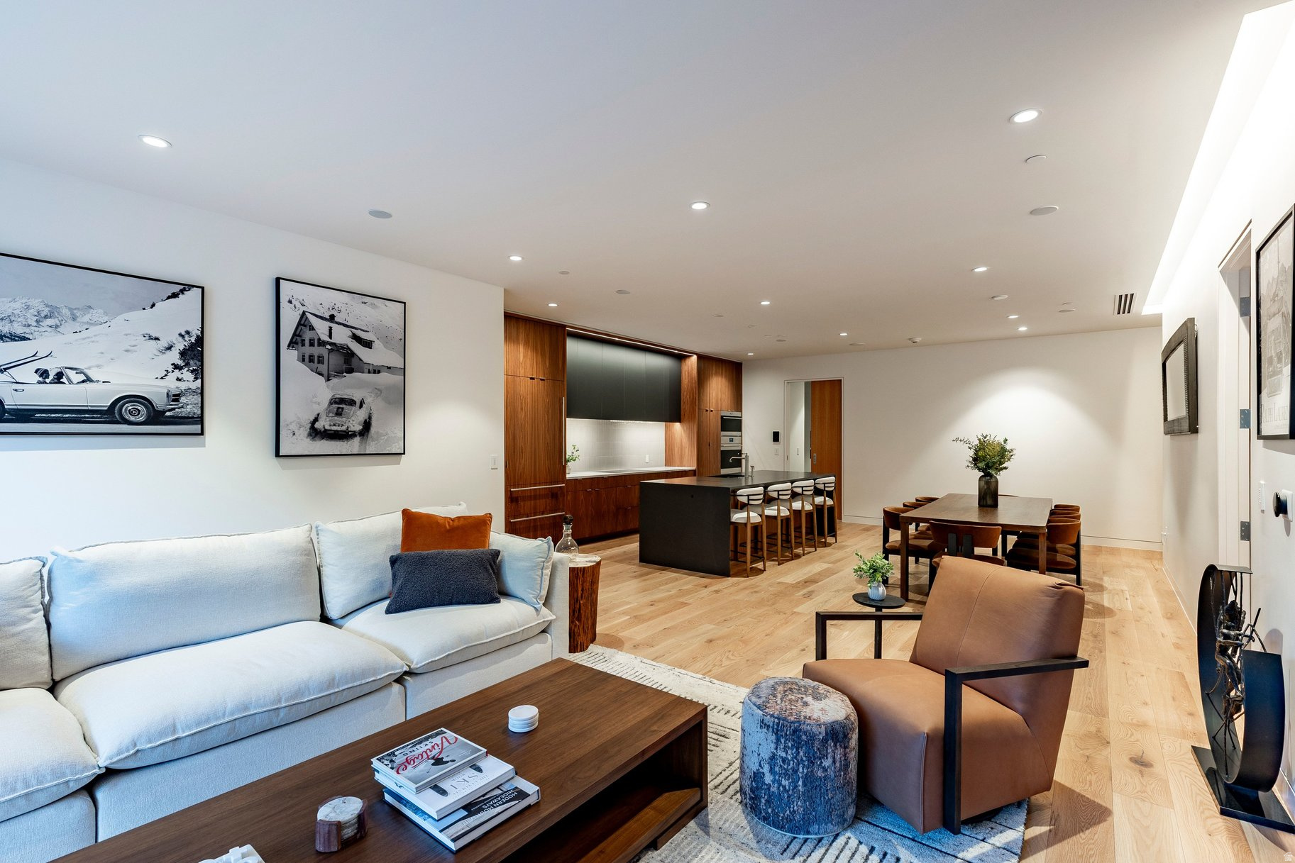 FOUNDERS PLACE - Residential