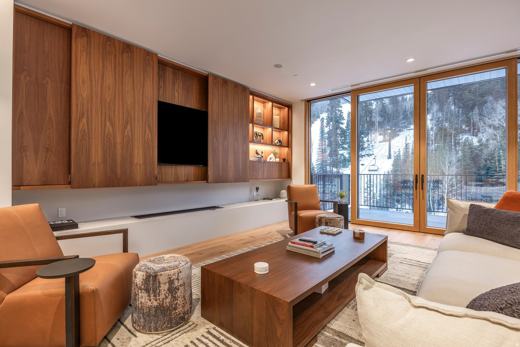FOUNDERS PLACE - Residential