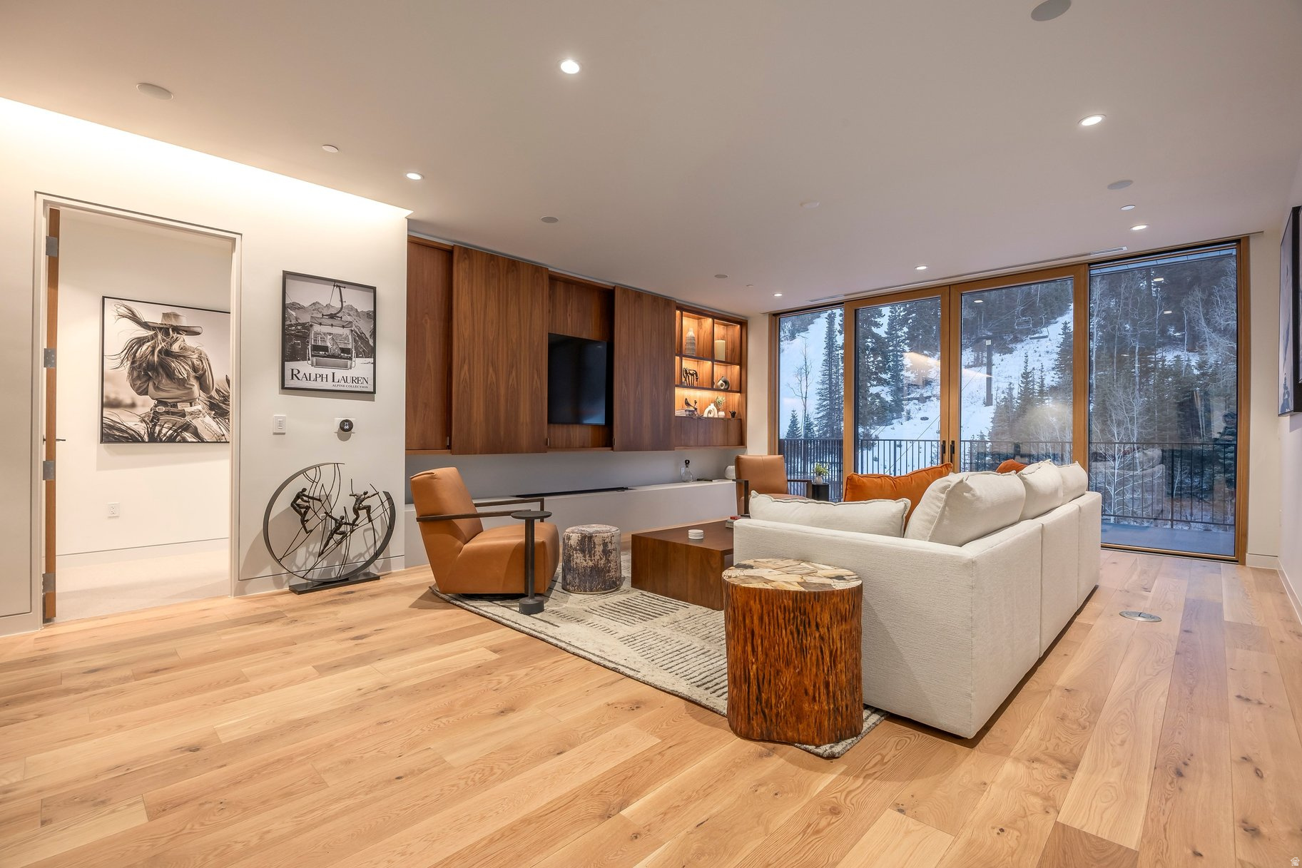 FOUNDERS PLACE - Residential