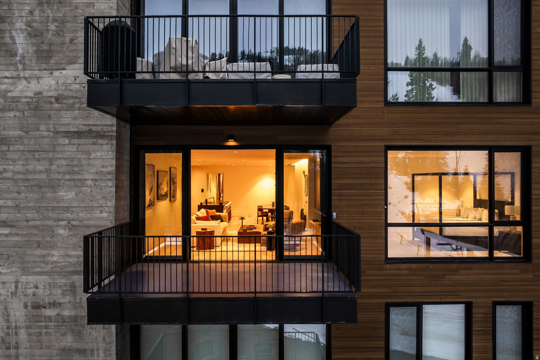 FOUNDERS PLACE - Residential