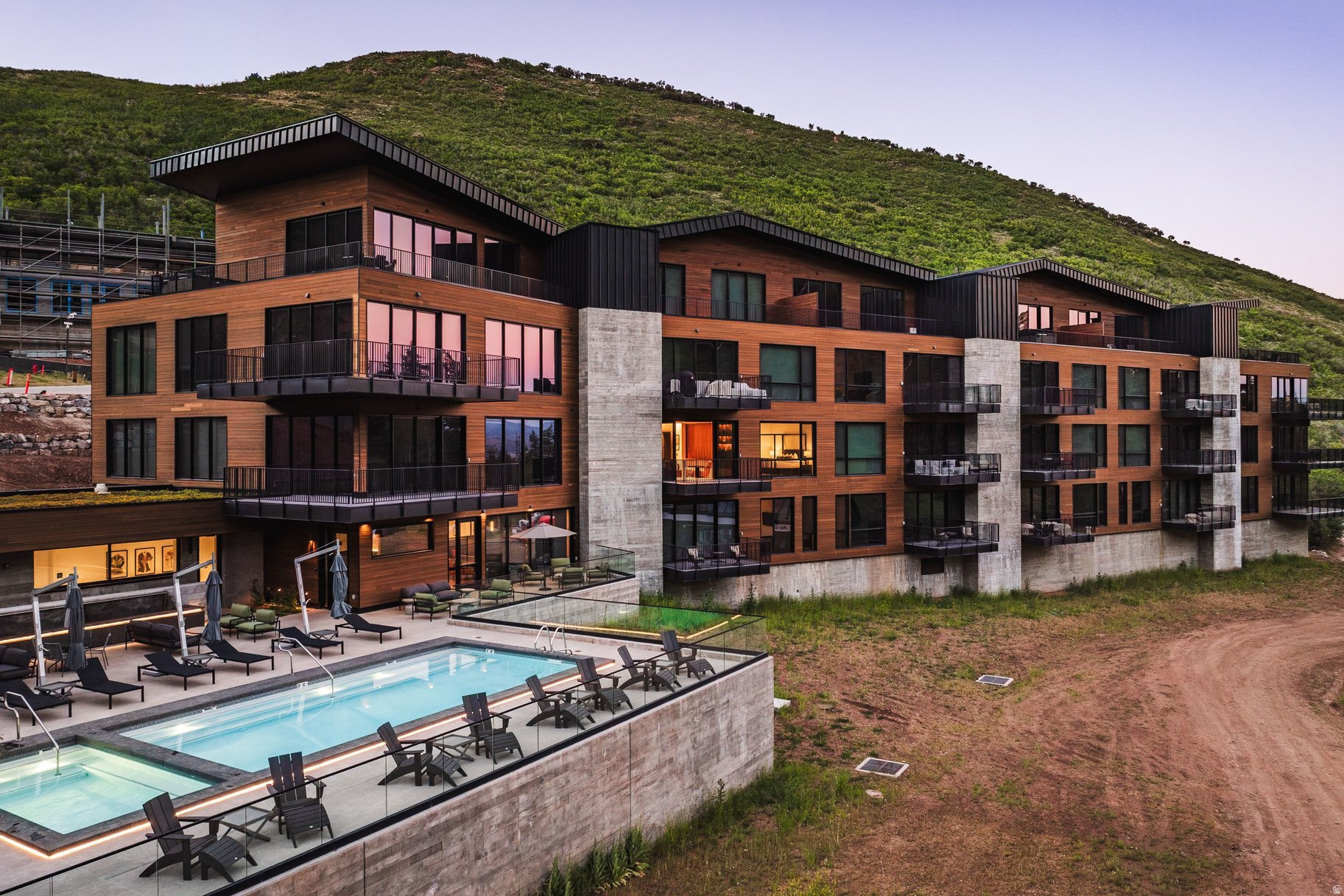 FOUNDERS PLACE - Residential