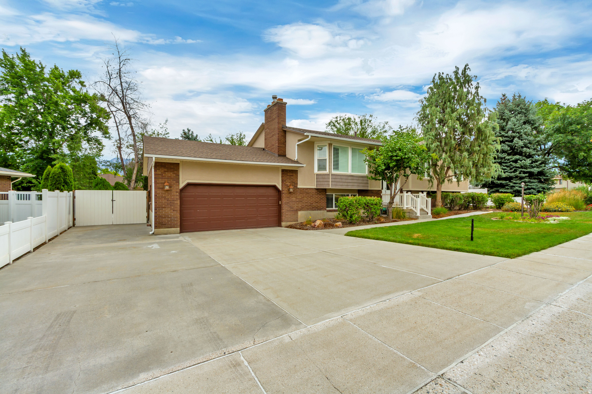 MEADOWS - Residential