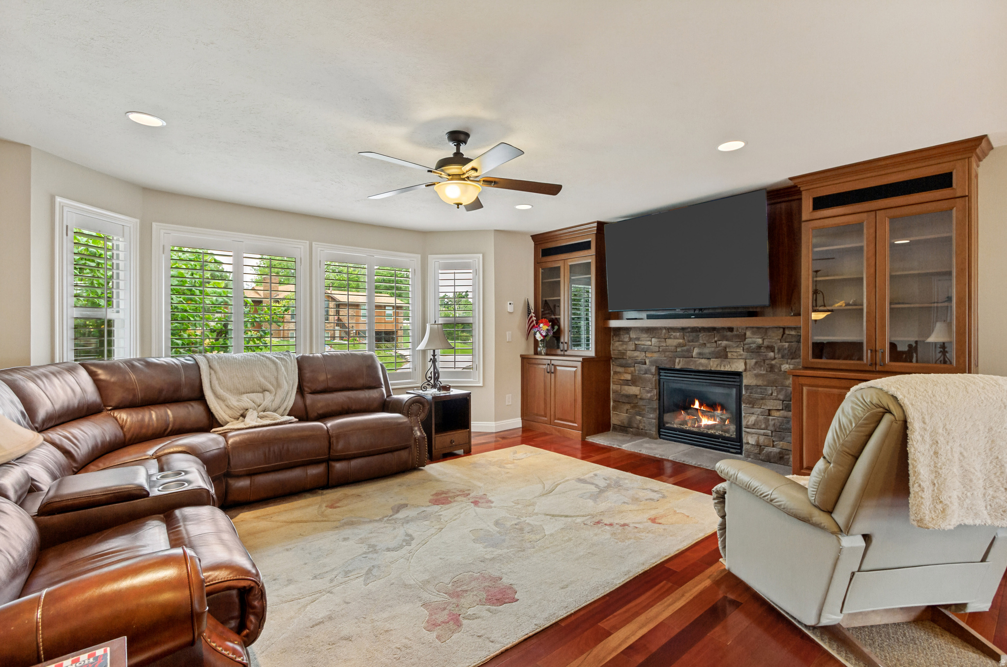 MEADOWS - Residential