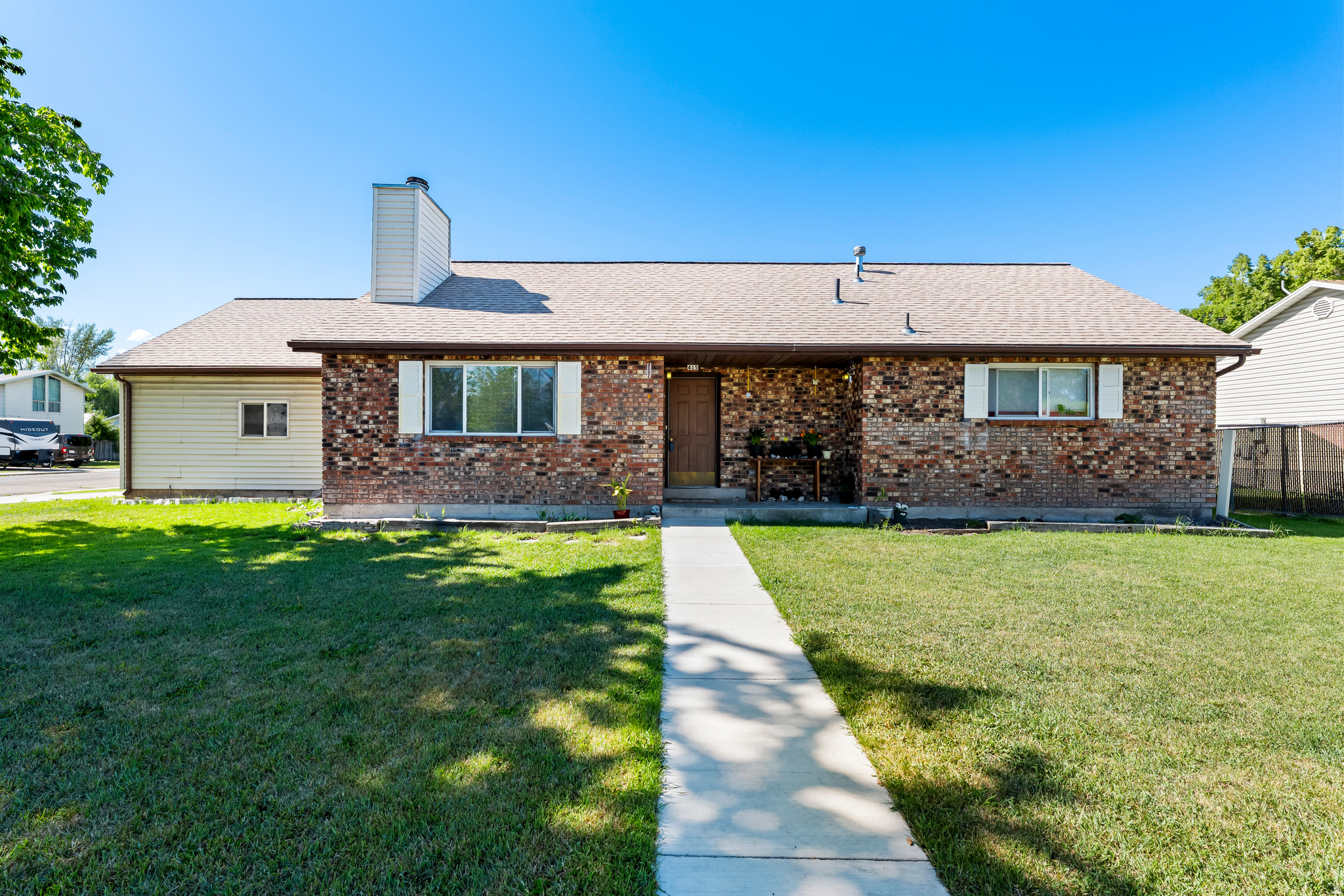 Very clean! Renters would like to stay. Great price. 3 bedroom, 2 Baths, Master bath too. Good Roof and the HAVAC works great