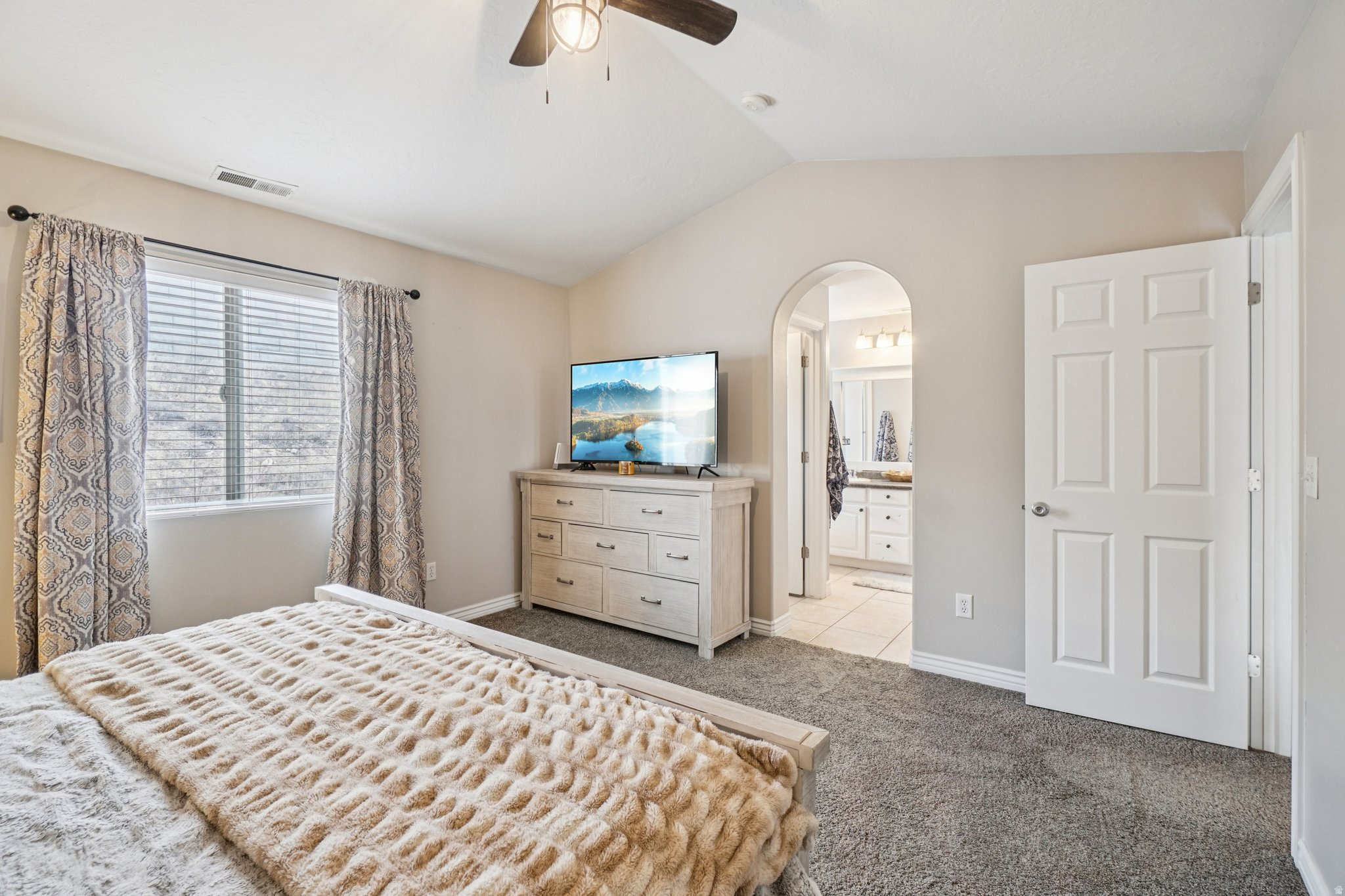 HUNTER CHASE - Residential