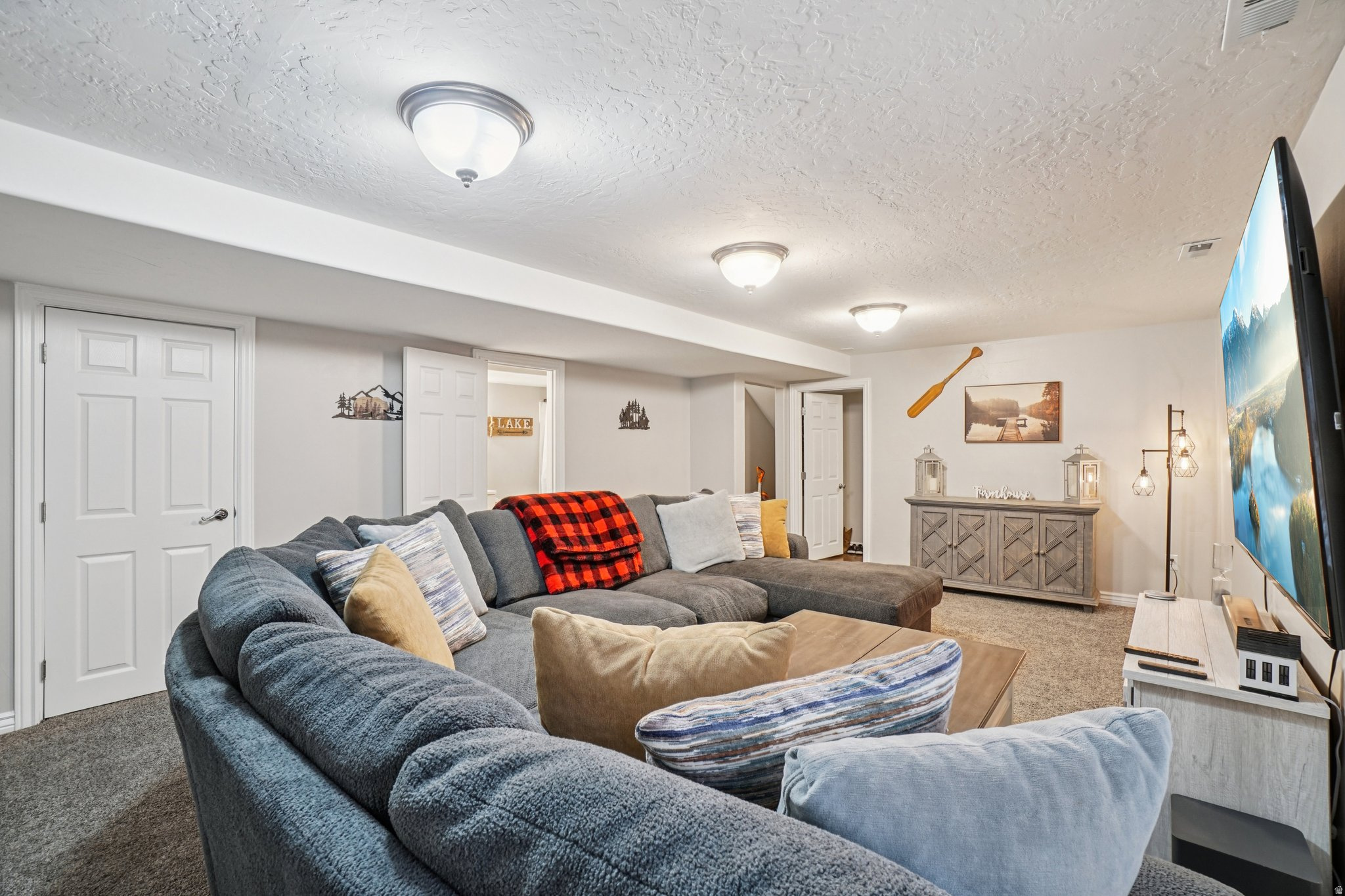 HUNTER CHASE - Residential