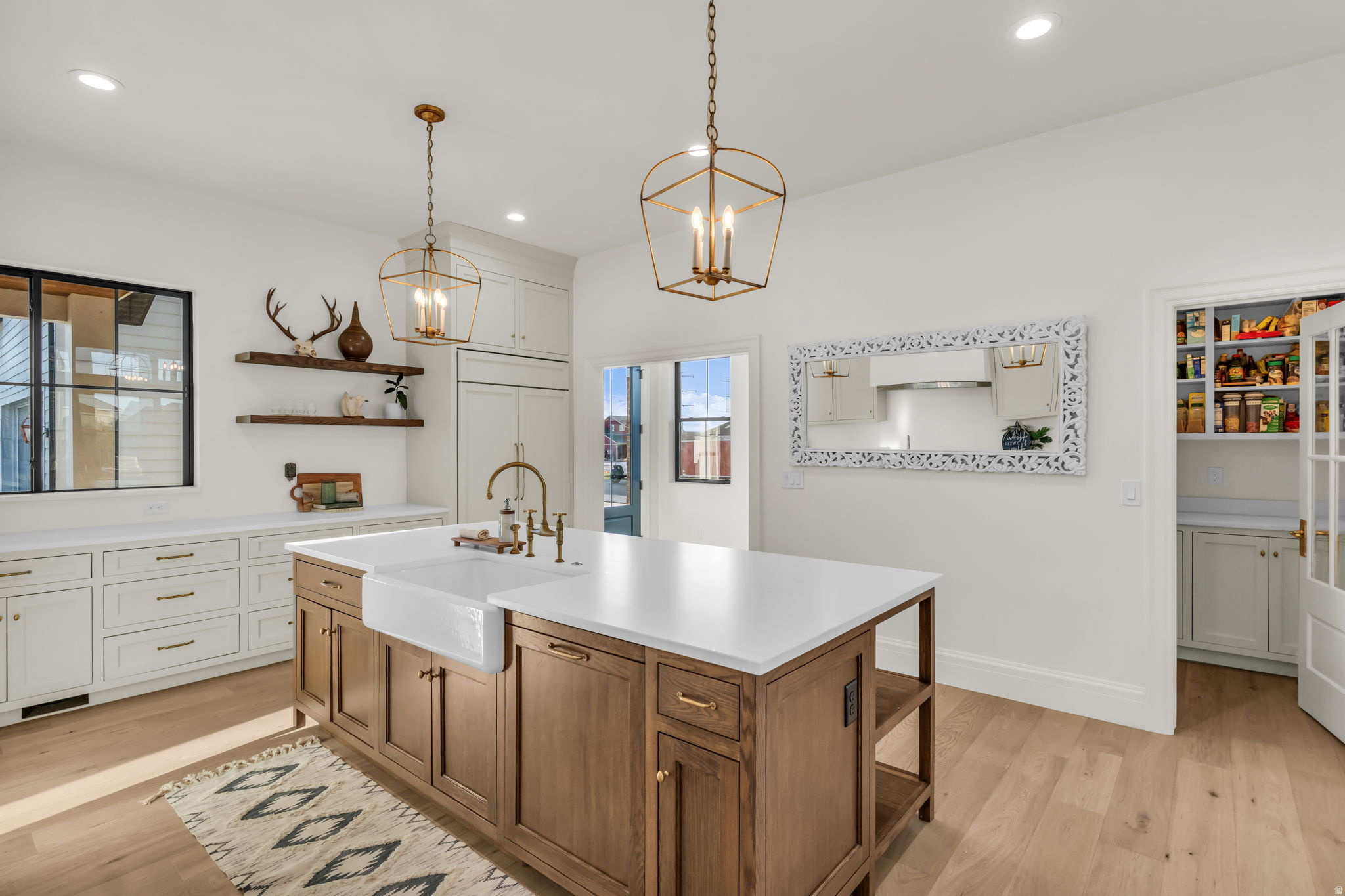 MOUNTAIN VIEW ESTATES - Residential