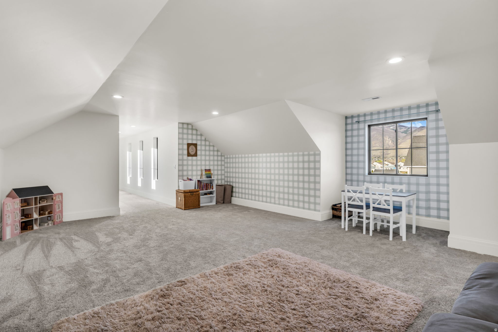 MOUNTAIN VIEW ESTATES - Residential