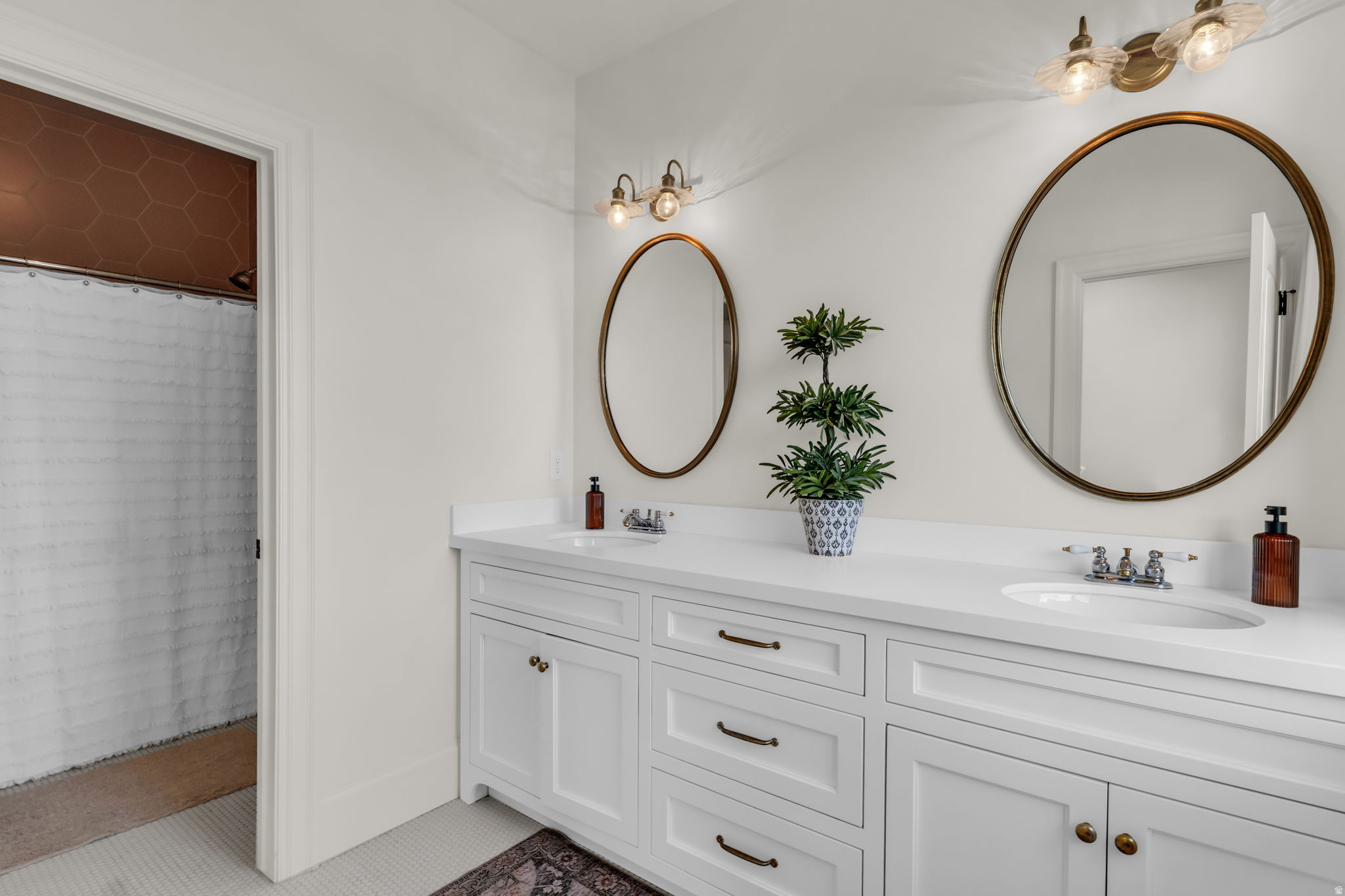 MOUNTAIN VIEW ESTATES - Residential