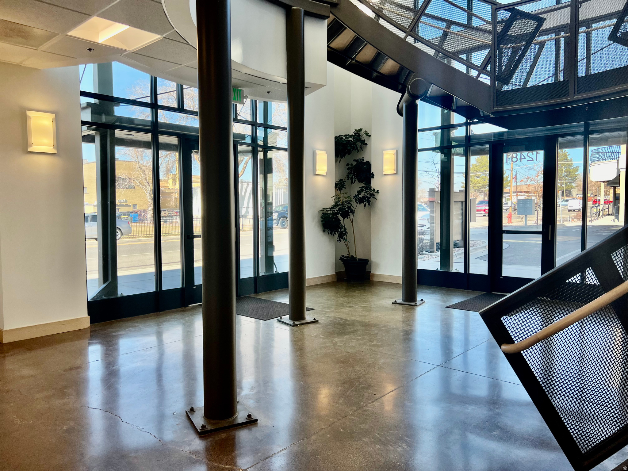 DRAPERVILLE - Commercial Lease