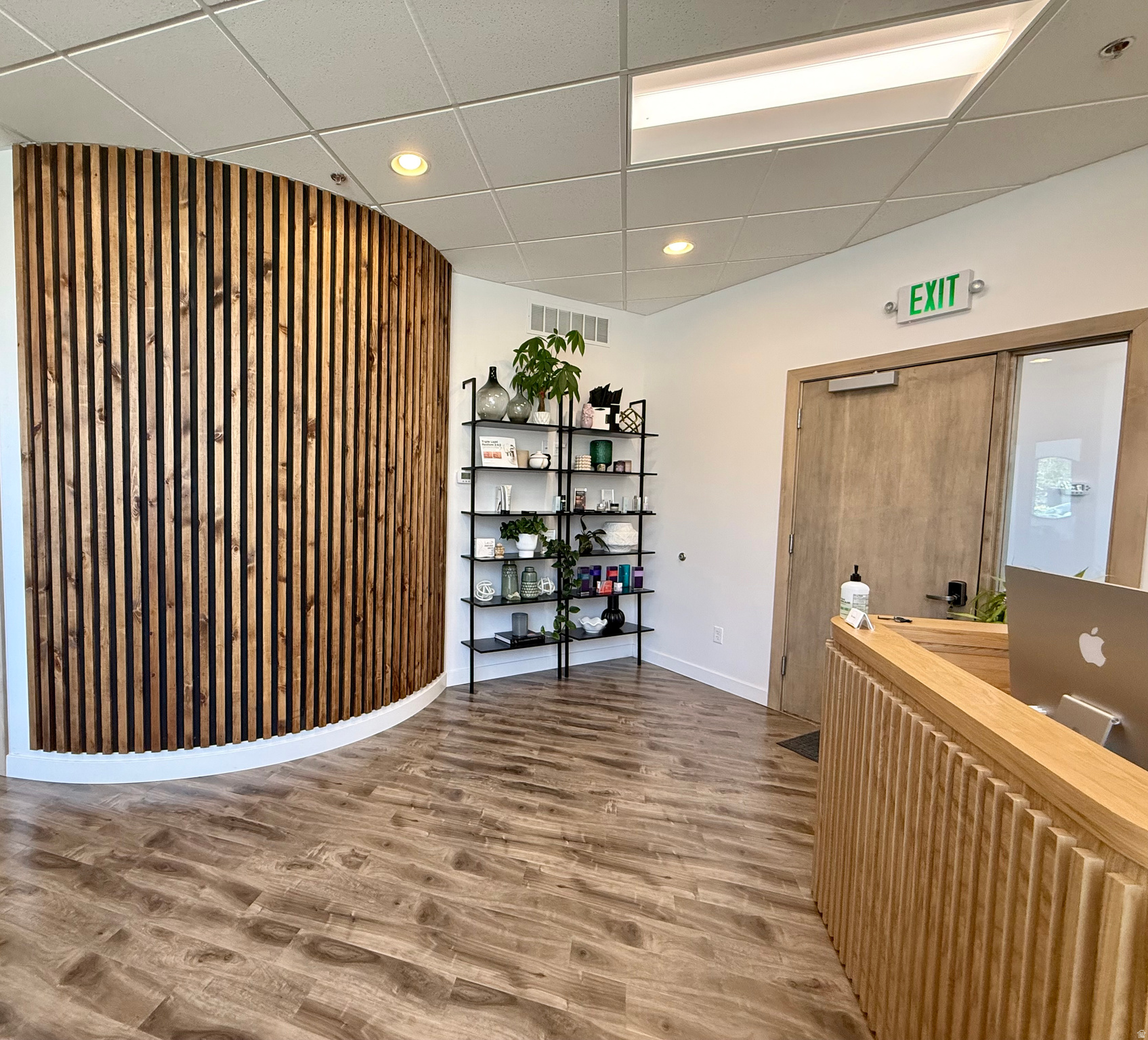 DRAPERVILLE - Commercial Lease