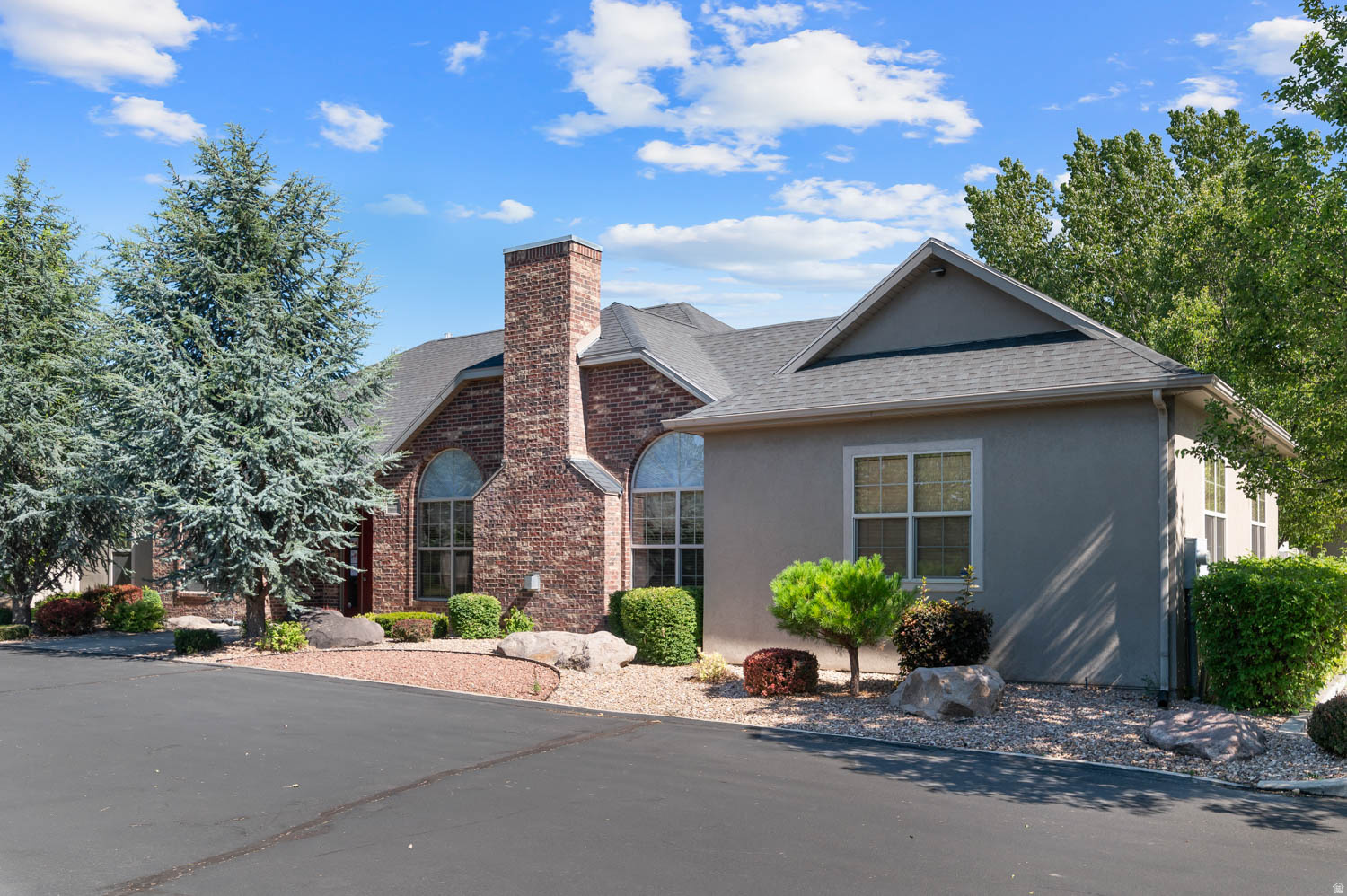 SPRINGBROOK VILLAS CONDO - Residential