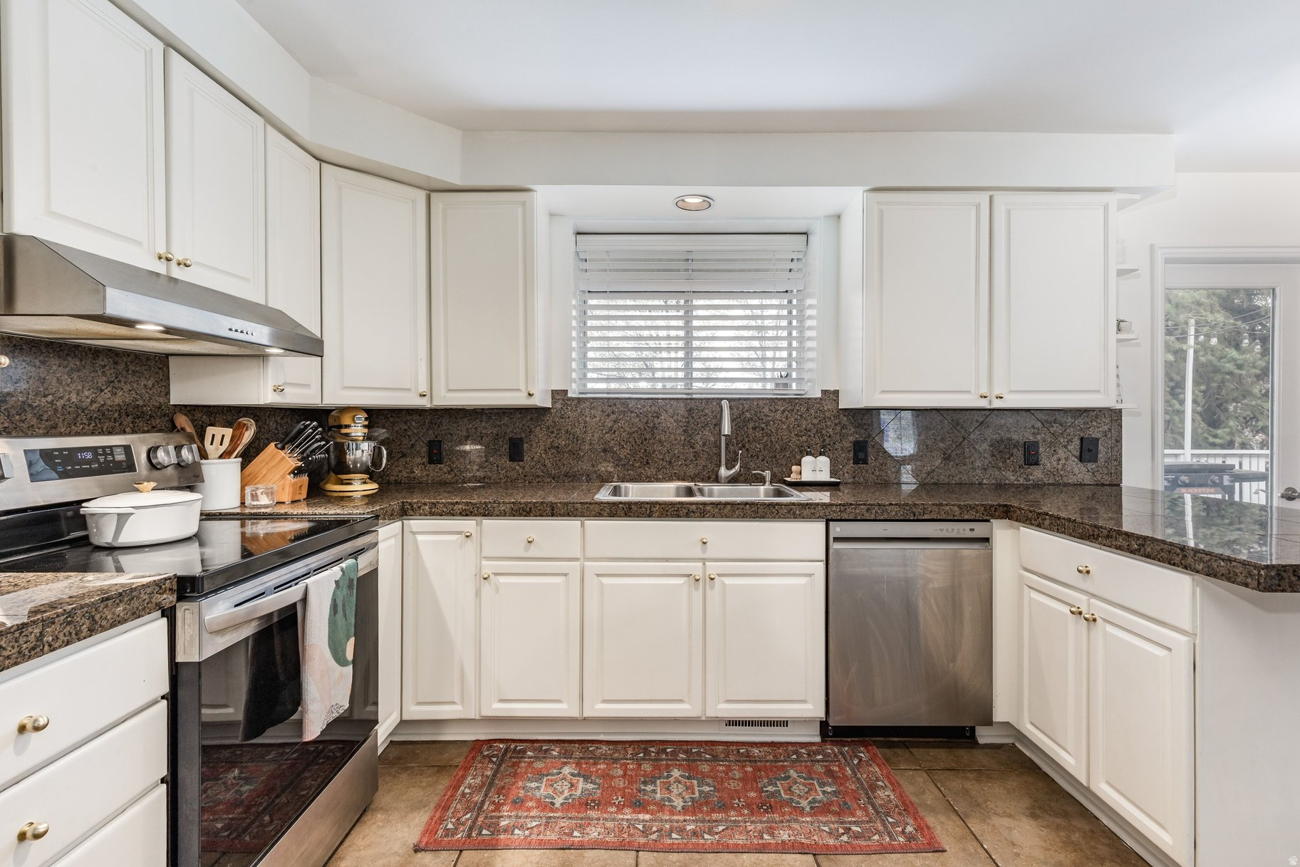 EAST OLYMPUS HEIGHTS - Residential