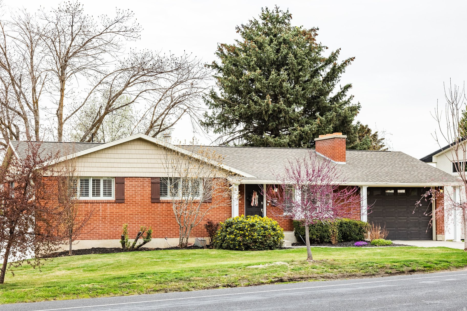 EAST OLYMPUS HEIGHTS - Residential