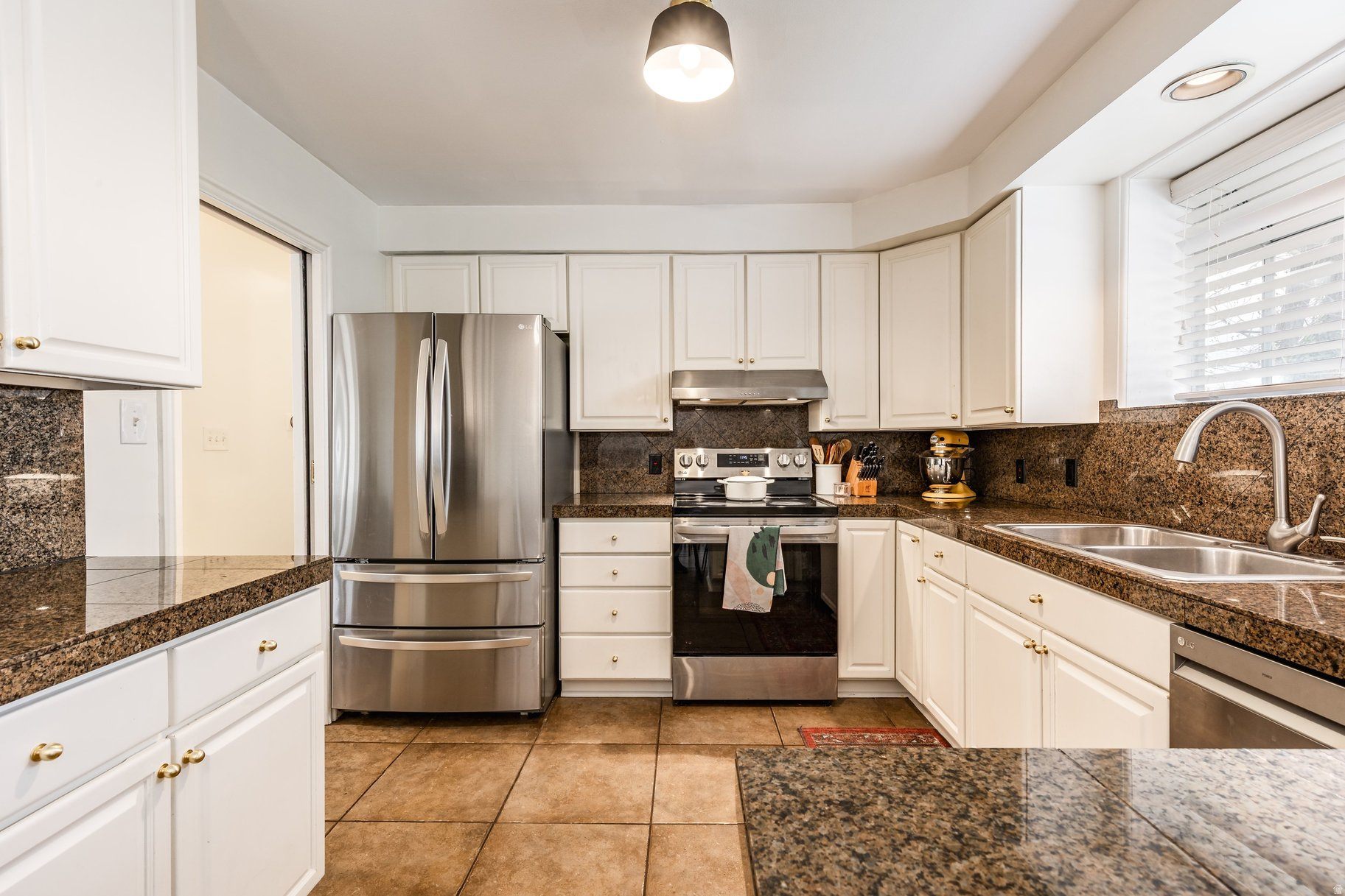EAST OLYMPUS HEIGHTS - Residential