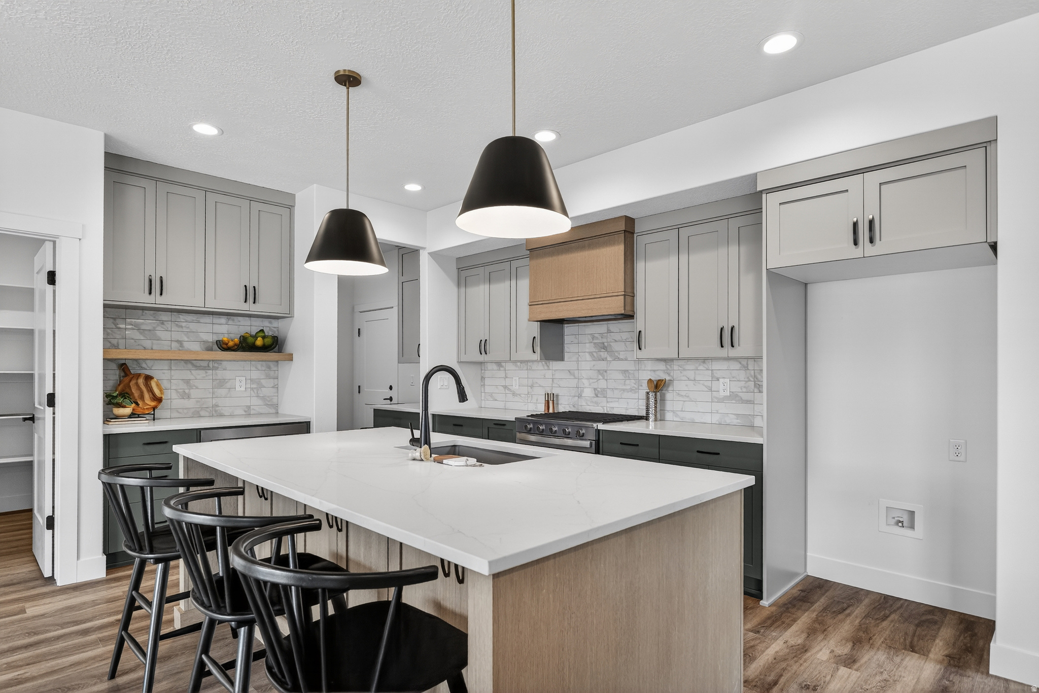 RIVERWOOD - Residential