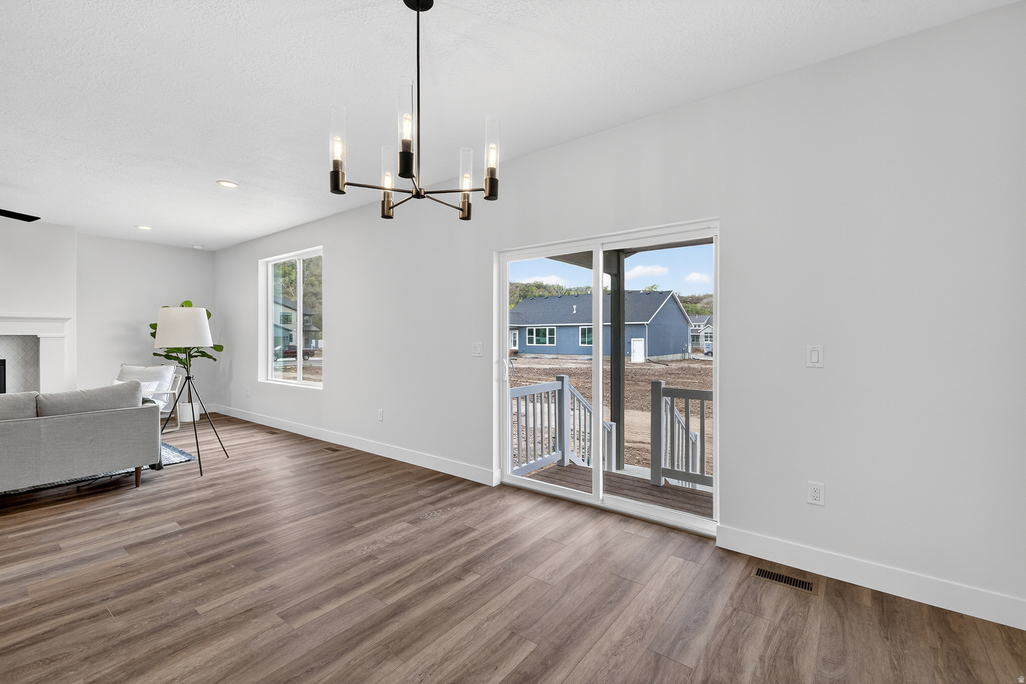 RIVERWOOD - Residential