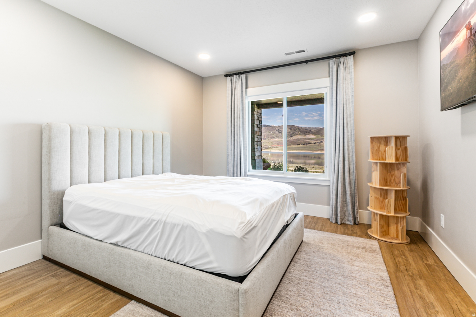 SHORELINE - Residential Lease