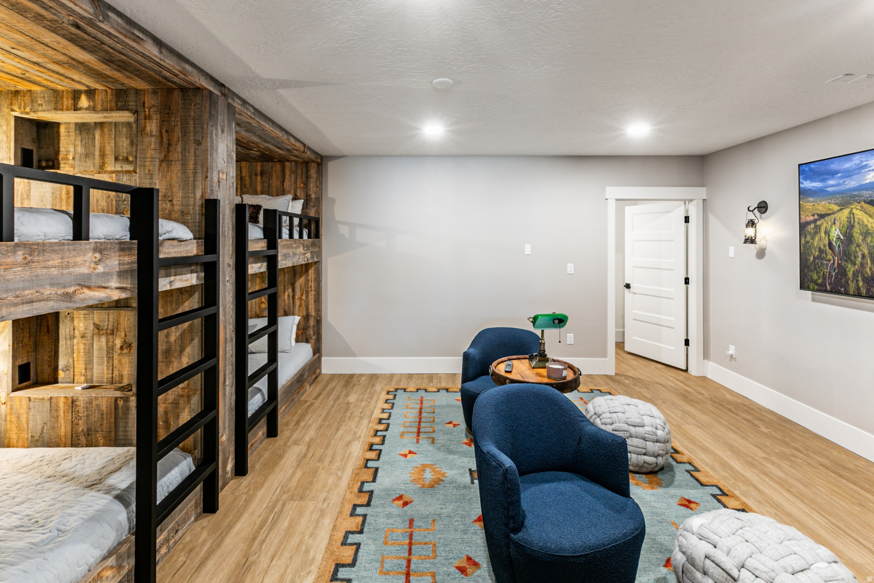 SHORELINE - Residential Lease