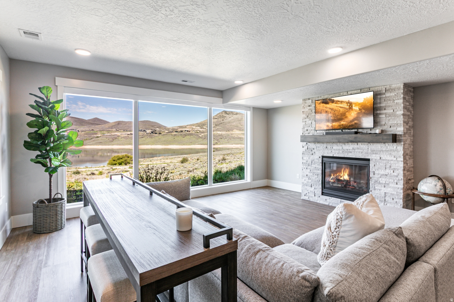 SHORELINE - Residential Lease