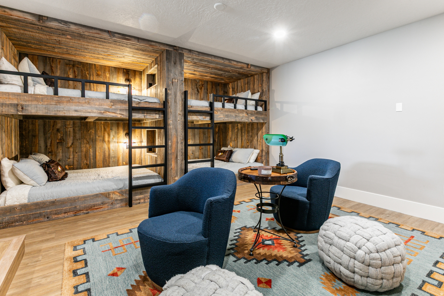 SHORELINE - Residential Lease
