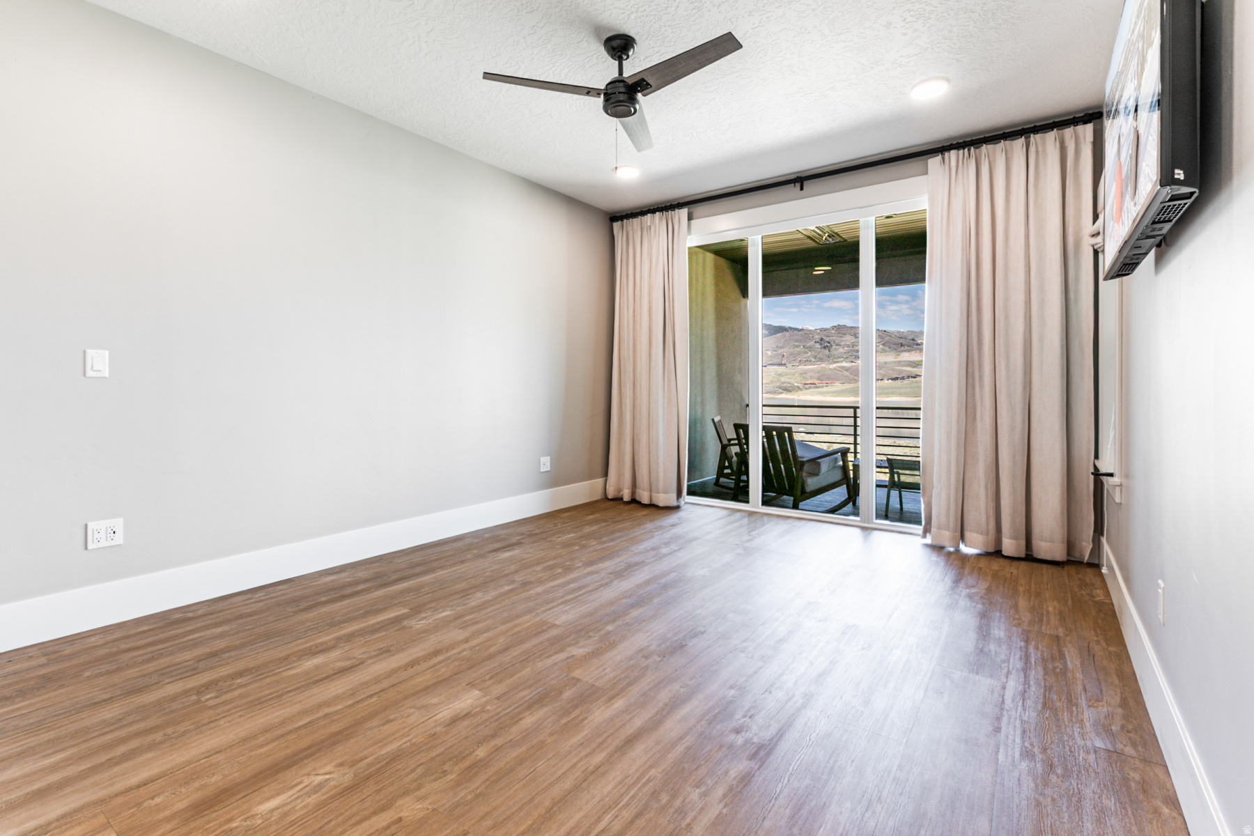 SHORELINE - Residential Lease