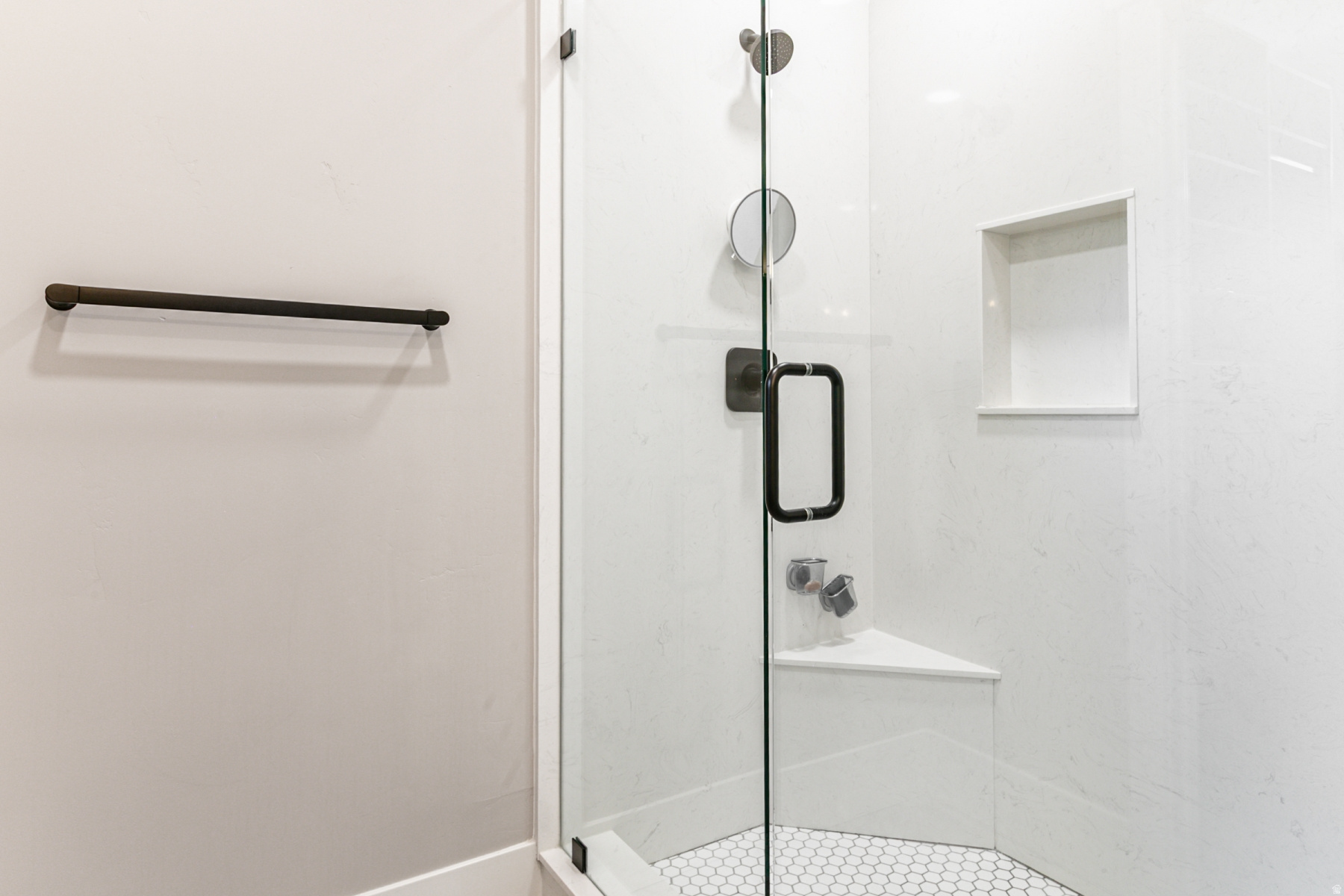 SHORELINE - Residential Lease