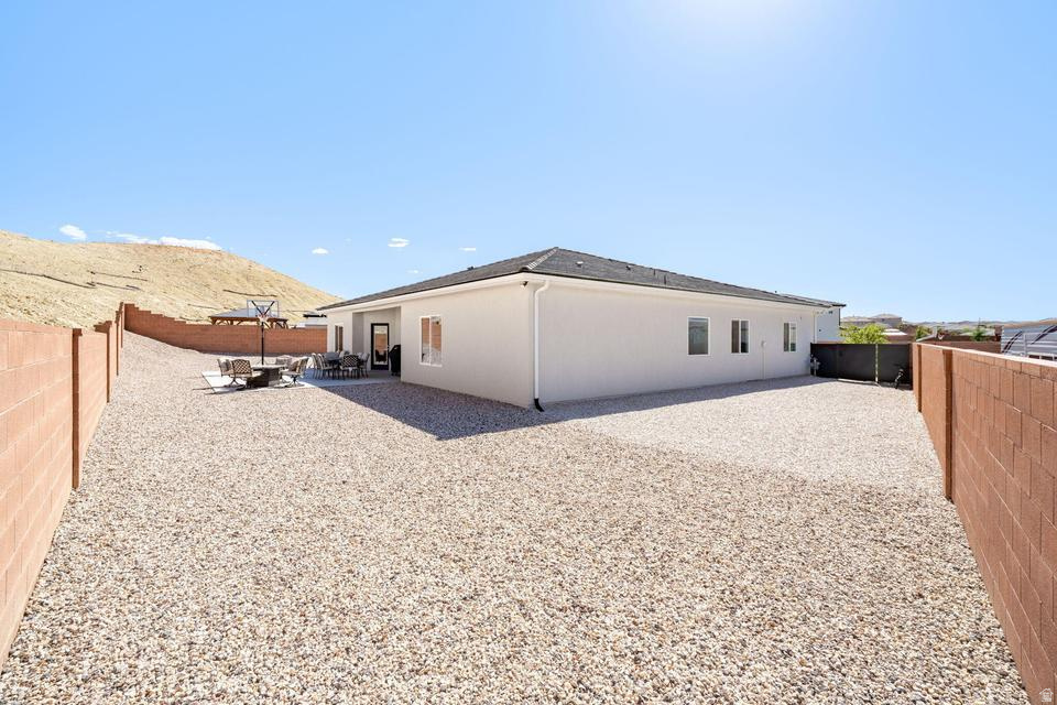 SAGE CANYON 16 - Residential