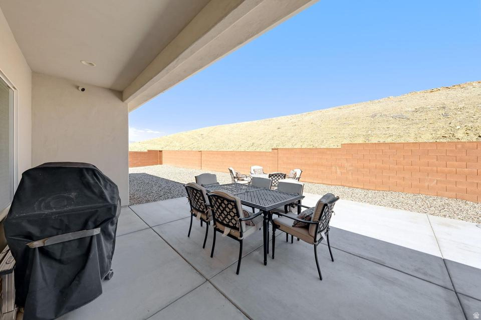 SAGE CANYON 16 - Residential
