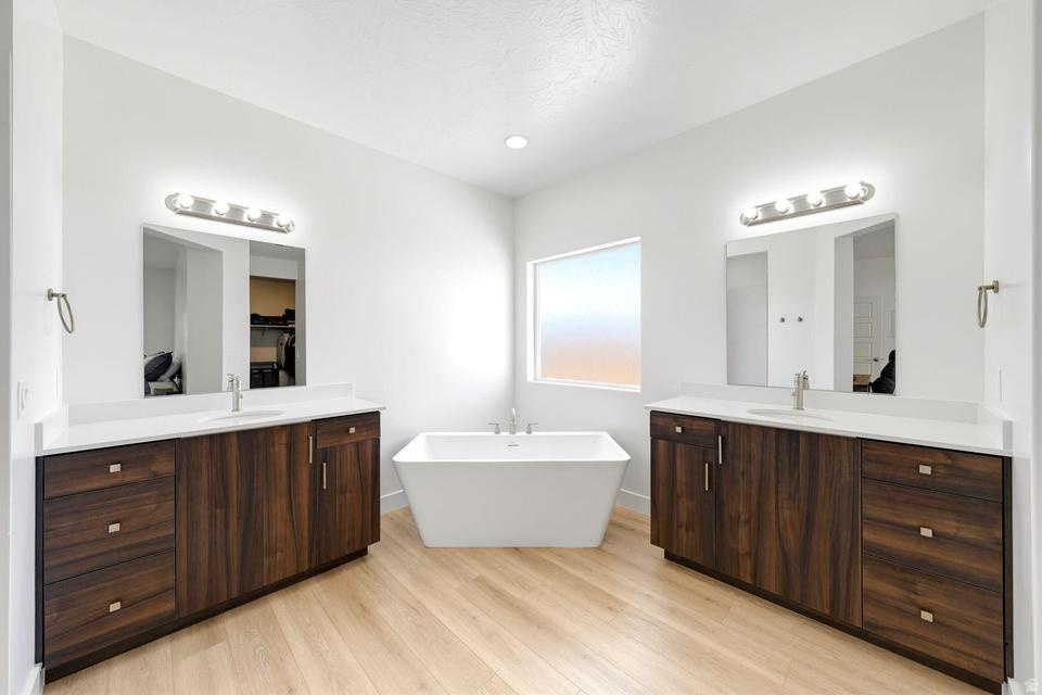 SAGE CANYON 16 - Residential