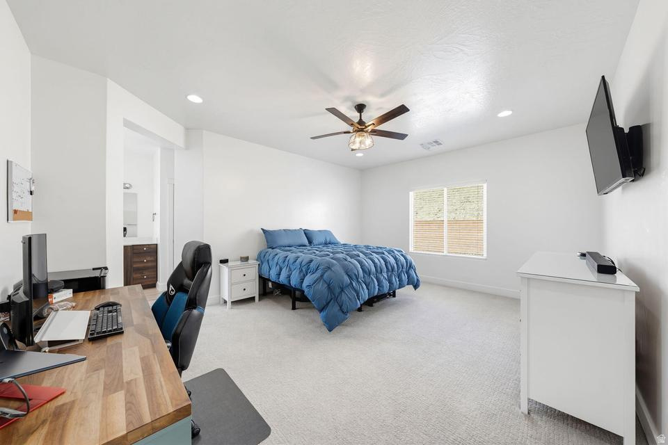SAGE CANYON 16 - Residential