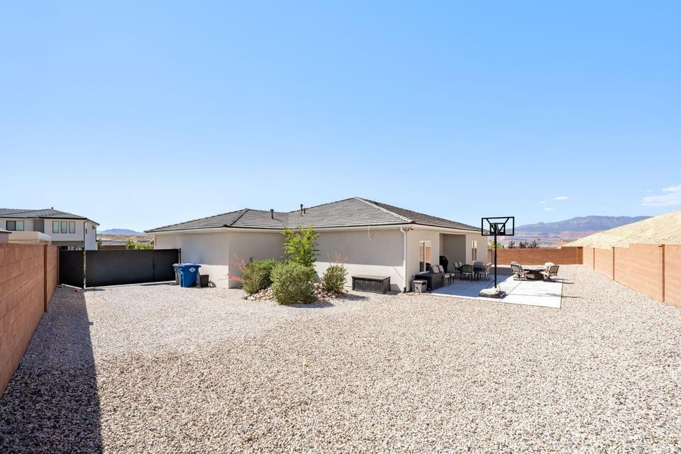 SAGE CANYON 16 - Residential