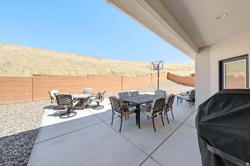 SAGE CANYON 16 - Residential