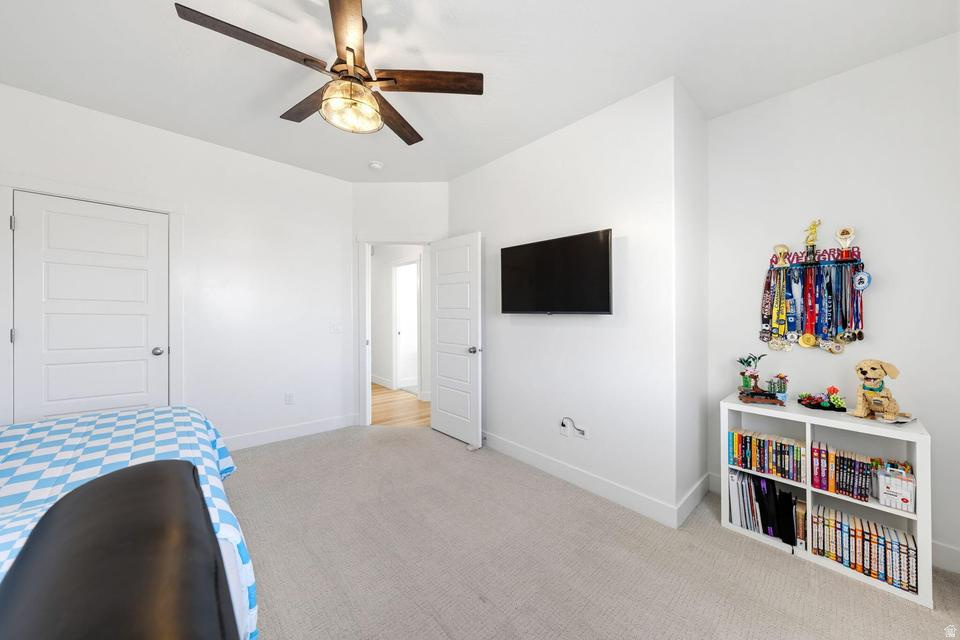SAGE CANYON 16 - Residential