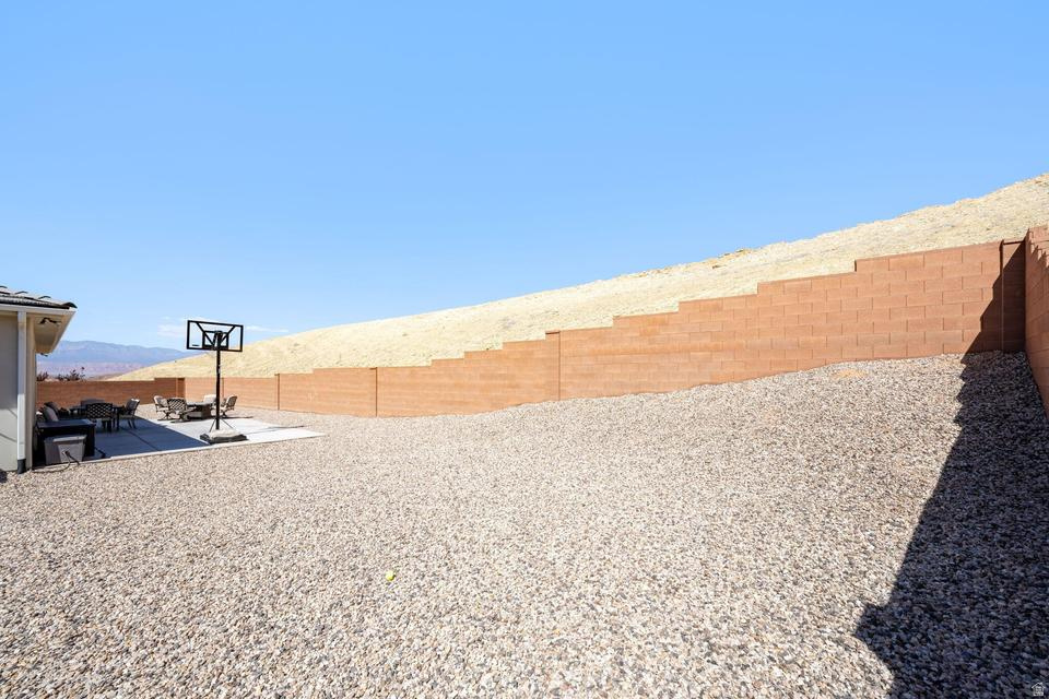 SAGE CANYON 16 - Residential