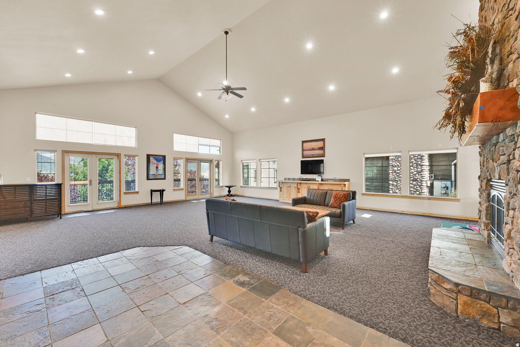 MOOSE HOLLOW - Residential