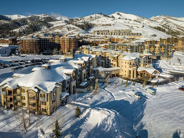 SILVERADO LODGE - Residential