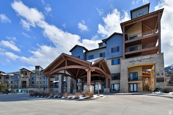 SILVERADO LODGE - Residential
