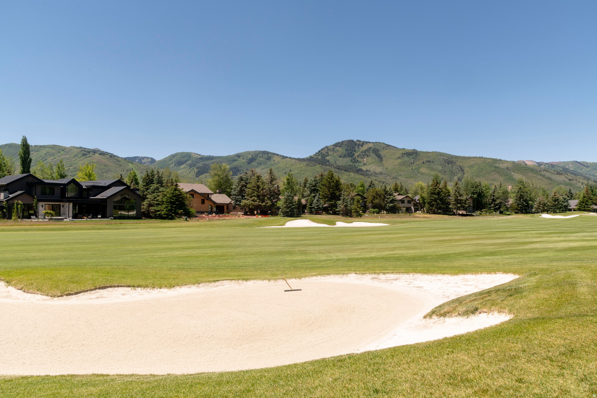 FOUR LAKES VILLAGE - Residential