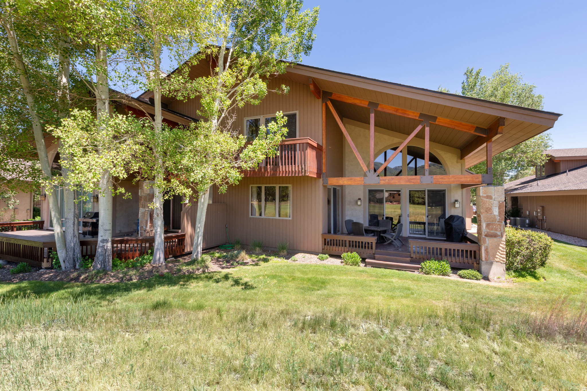 FOUR LAKES VILLAGE - Residential