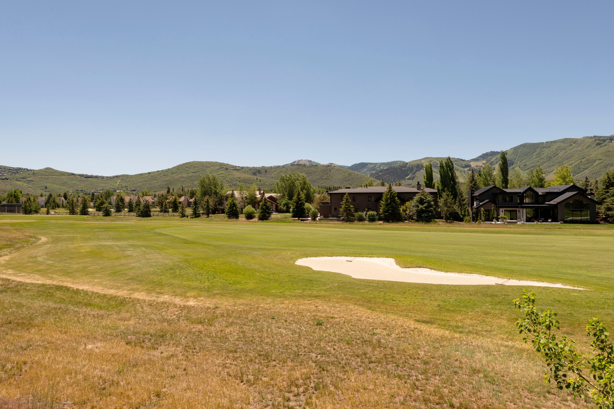 FOUR LAKES VILLAGE - Residential