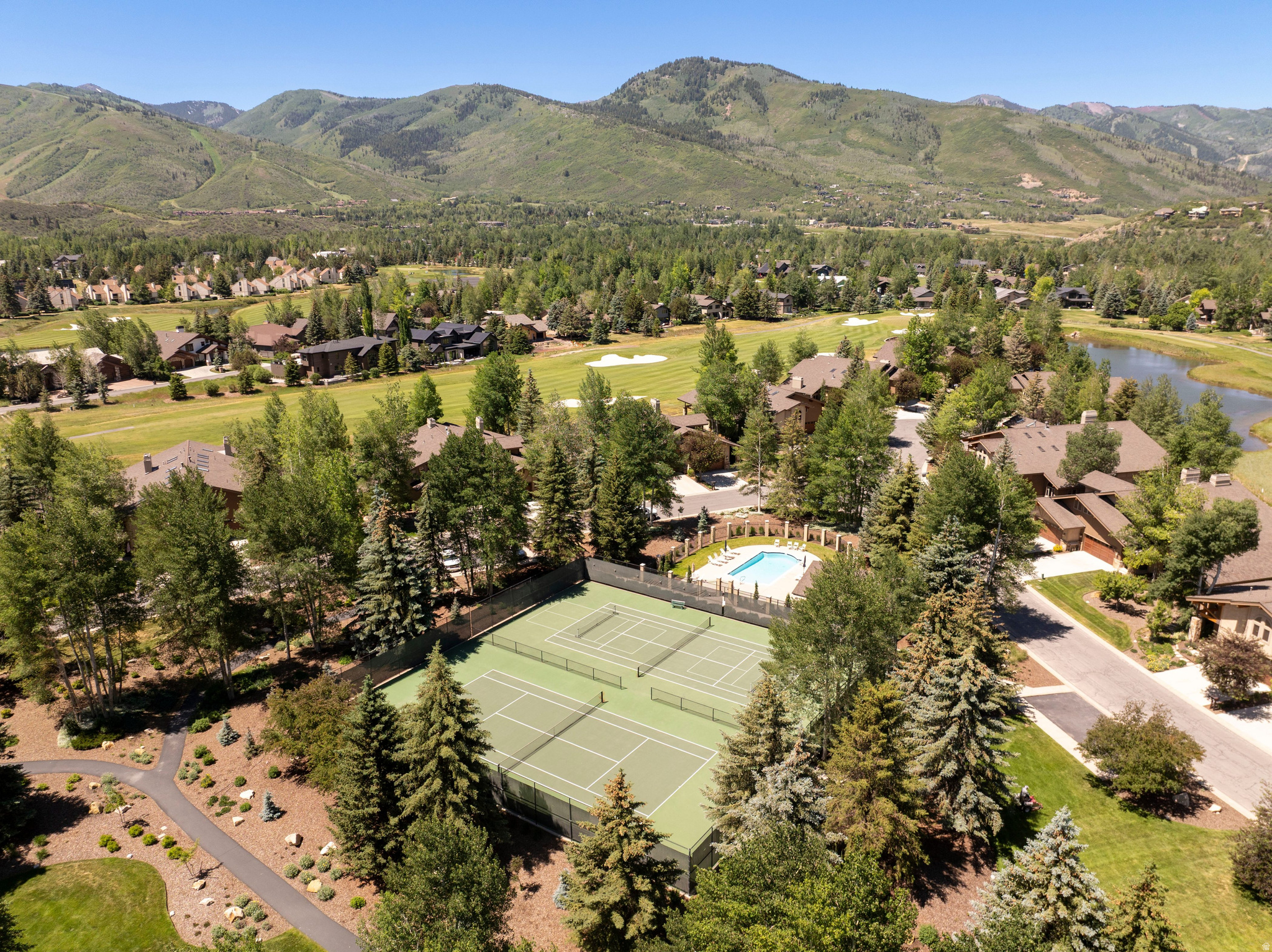 FOUR LAKES VILLAGE - Residential