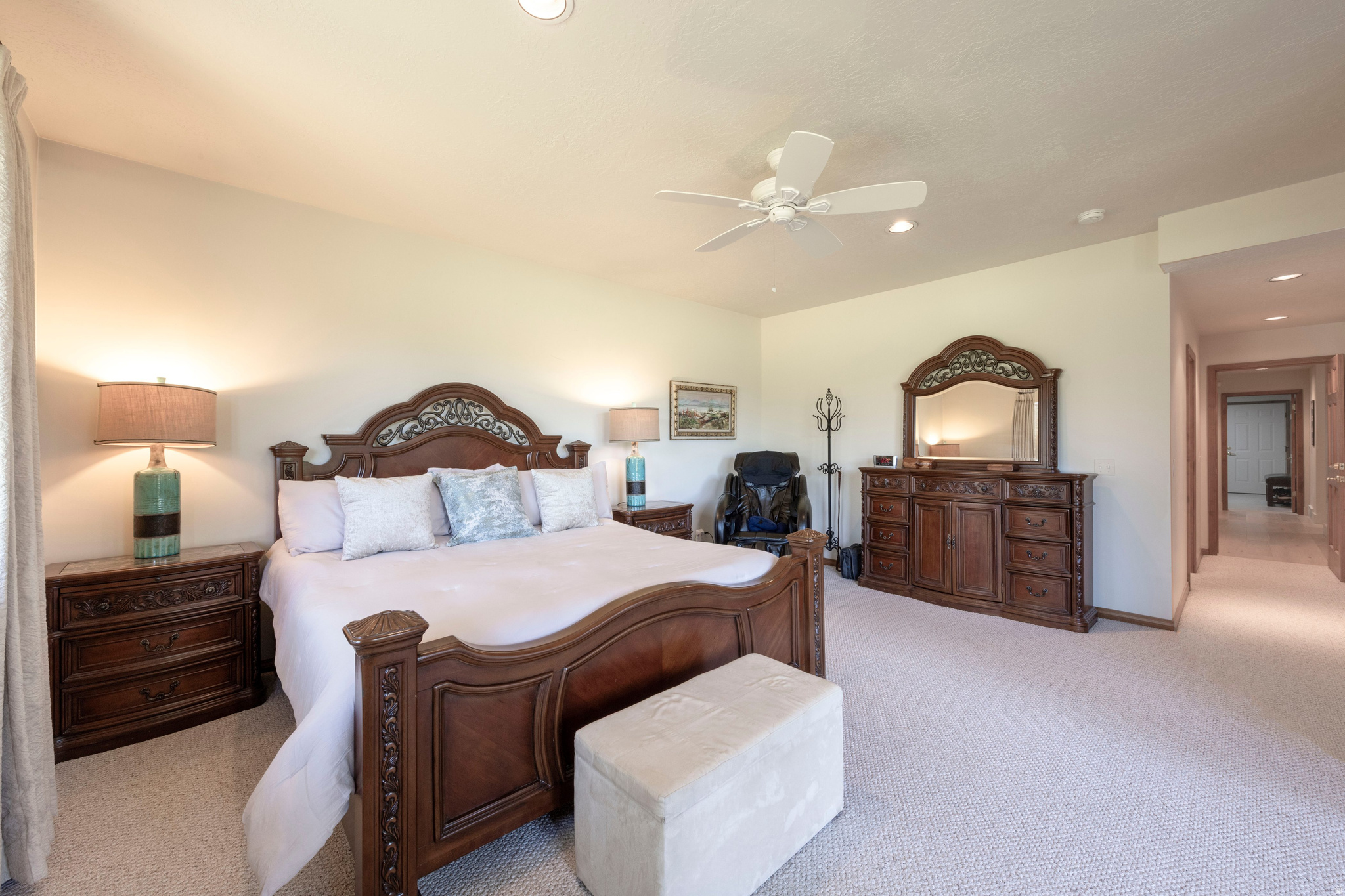 FOUR LAKES VILLAGE - Residential
