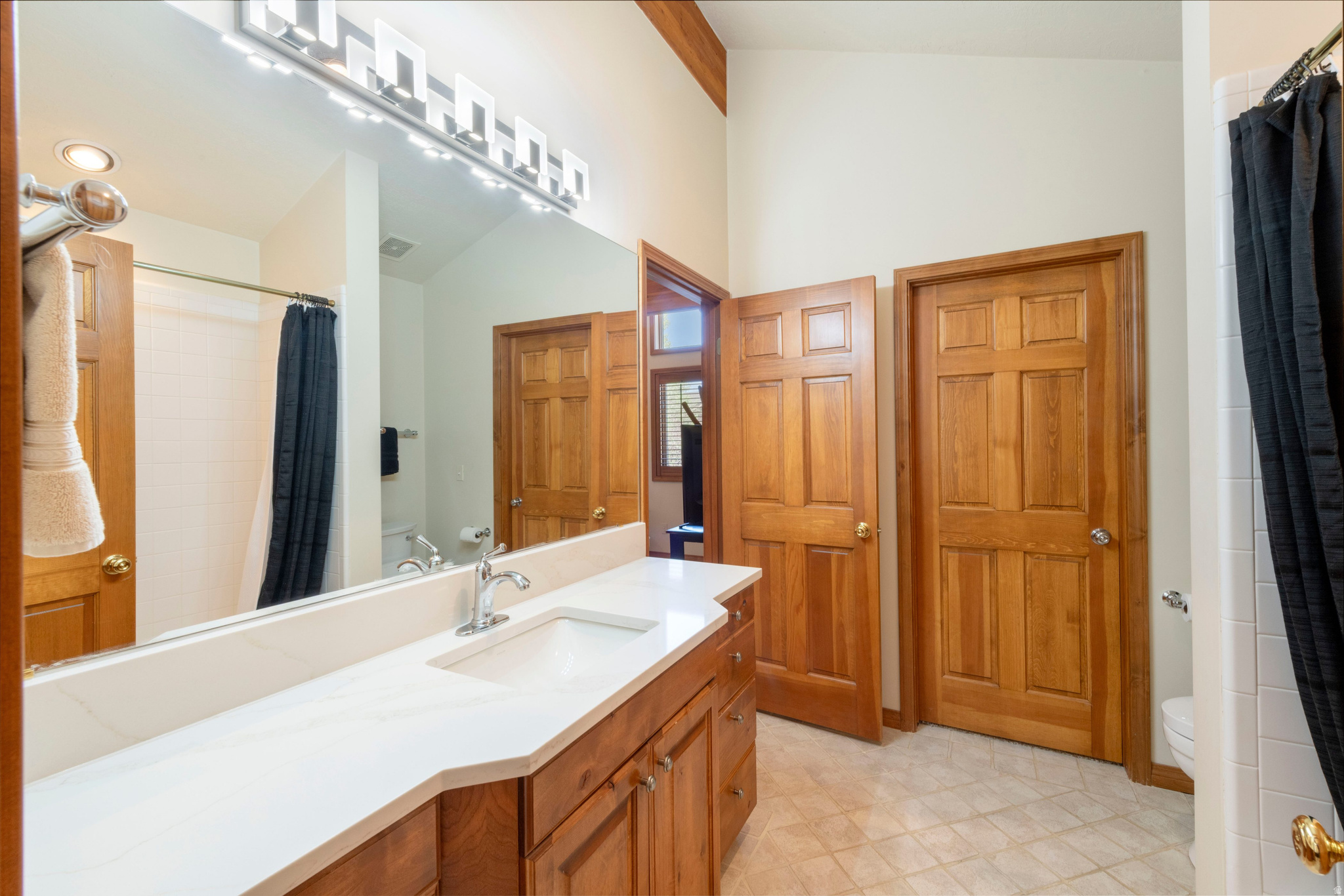 FOUR LAKES VILLAGE - Residential