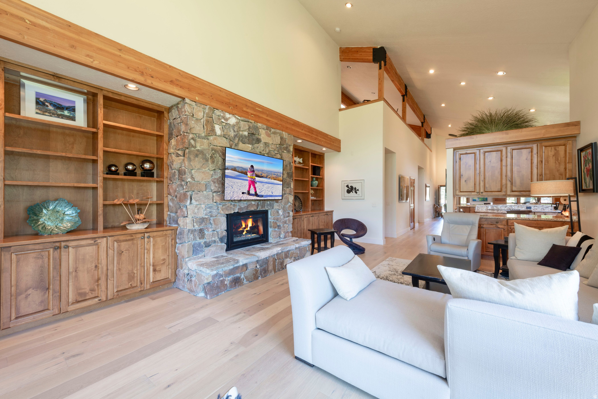 FOUR LAKES VILLAGE - Residential