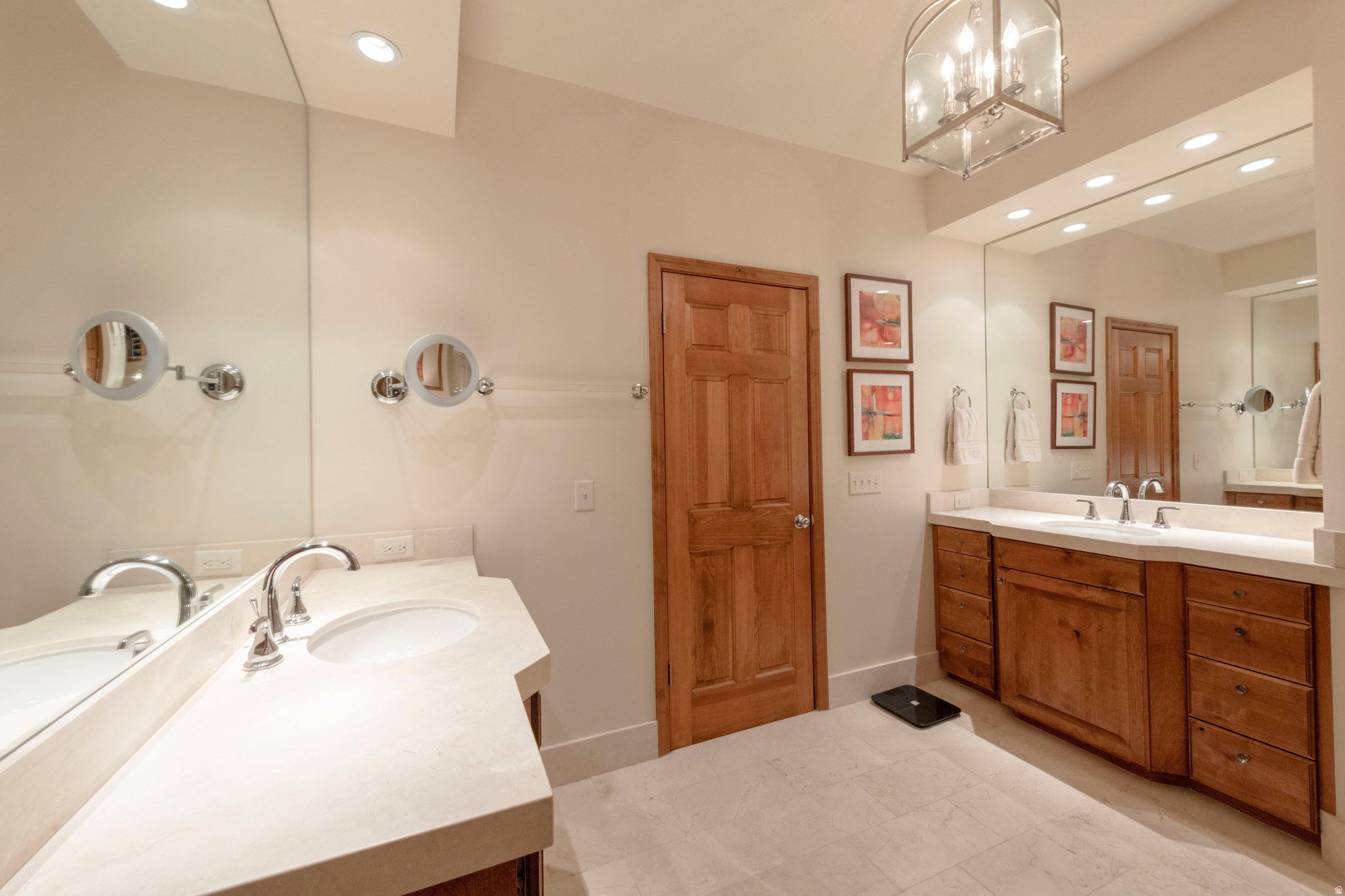 FOUR LAKES VILLAGE - Residential