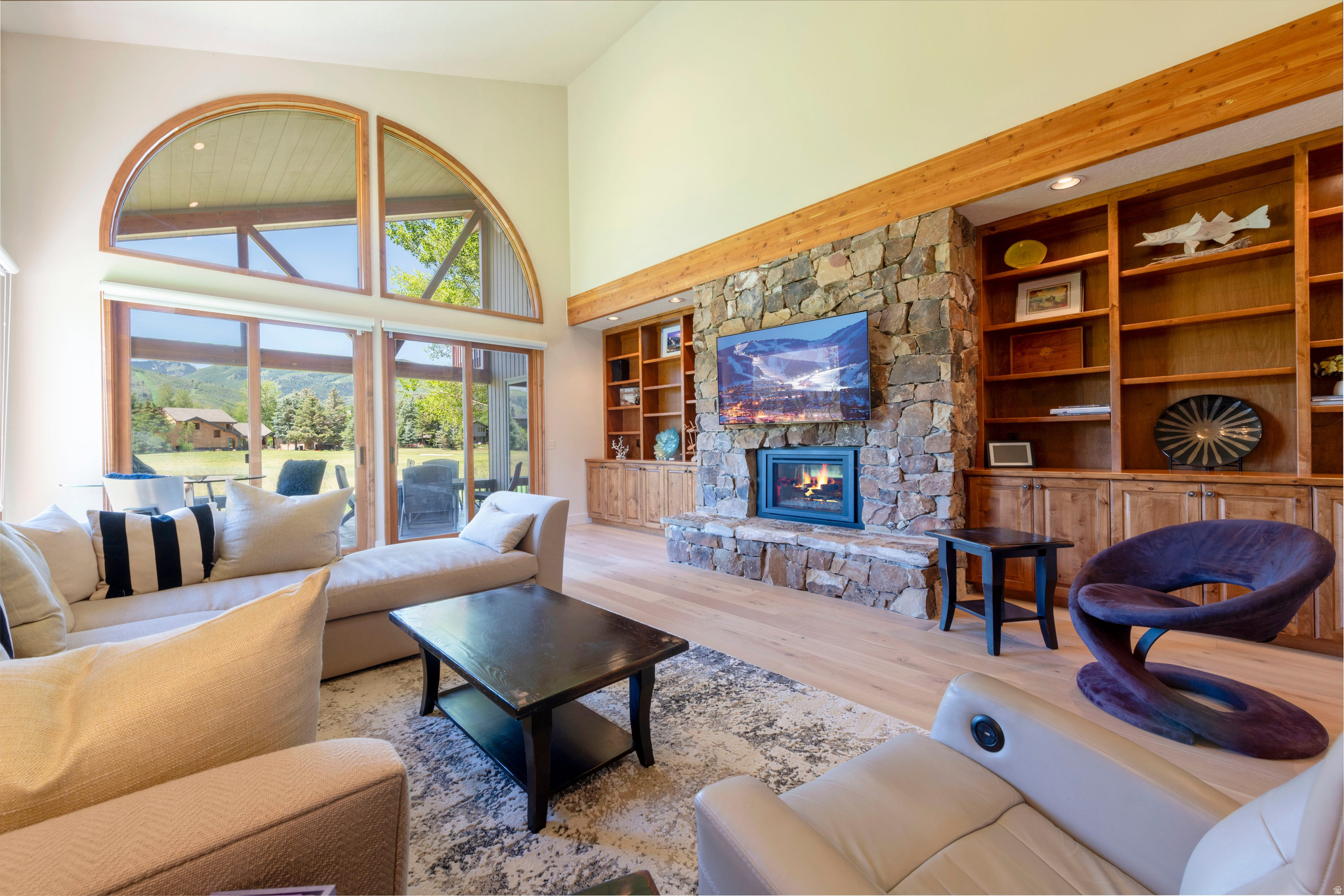 FOUR LAKES VILLAGE - Residential