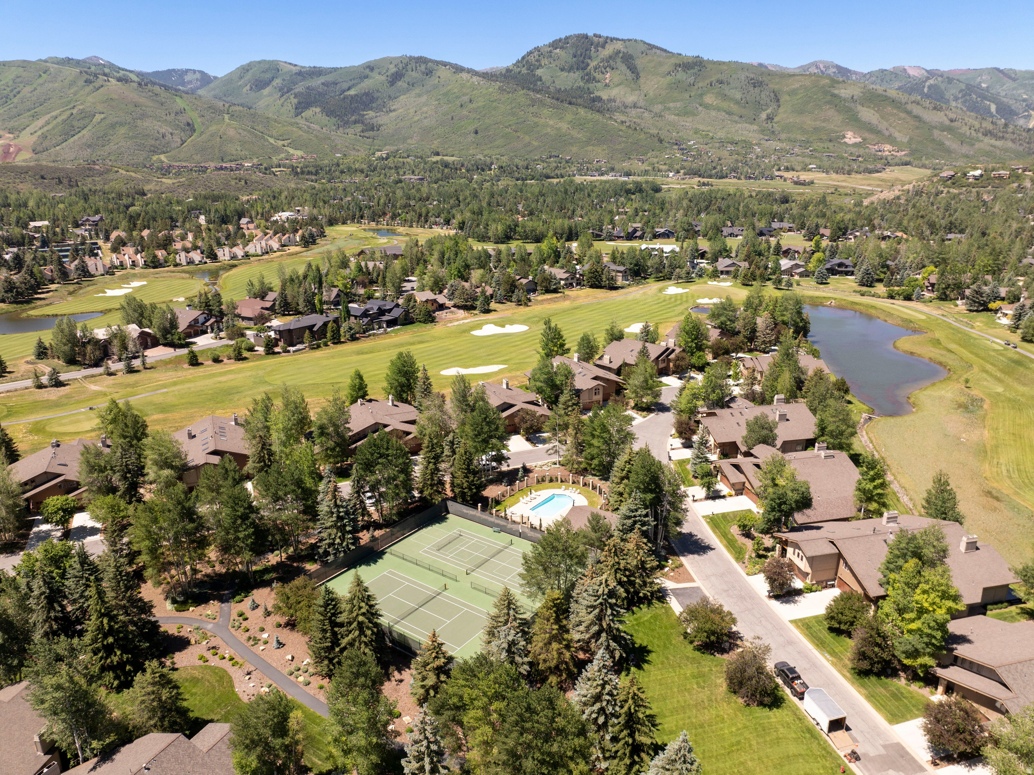FOUR LAKES VILLAGE - Residential