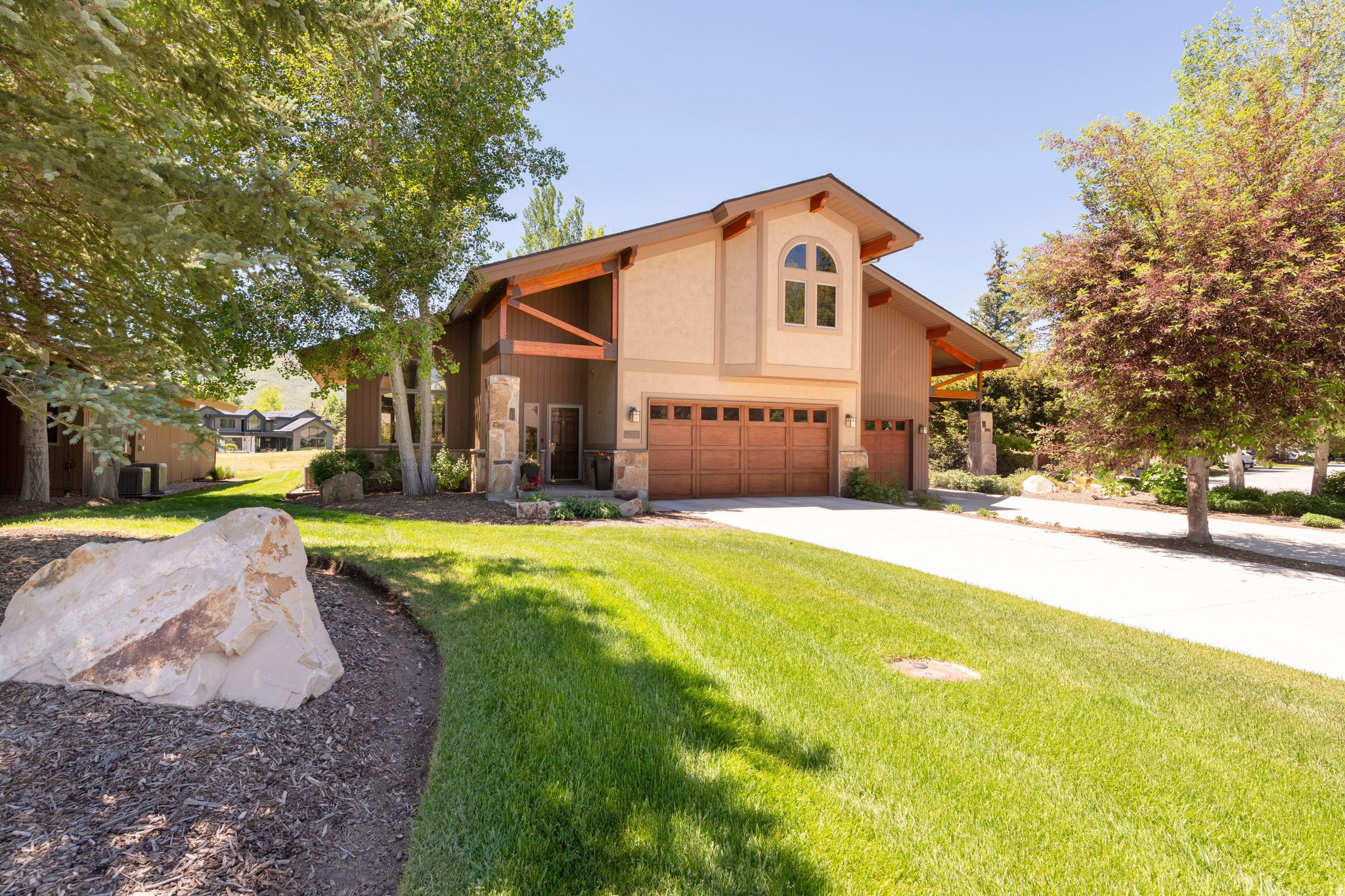 FOUR LAKES VILLAGE - Residential